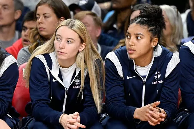 Paige Bueckers and Azzi Fudd