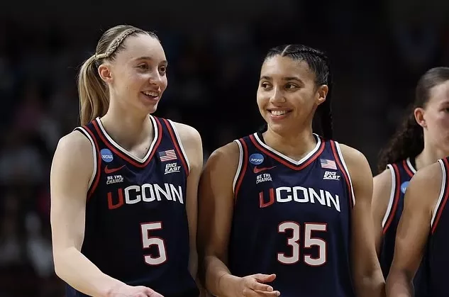 Paige Bueckers and Azzi Fudd