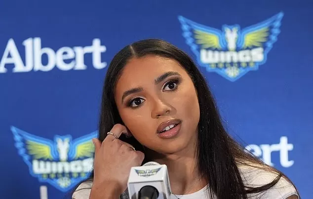 Paige Bueckers and Azzi Fudd