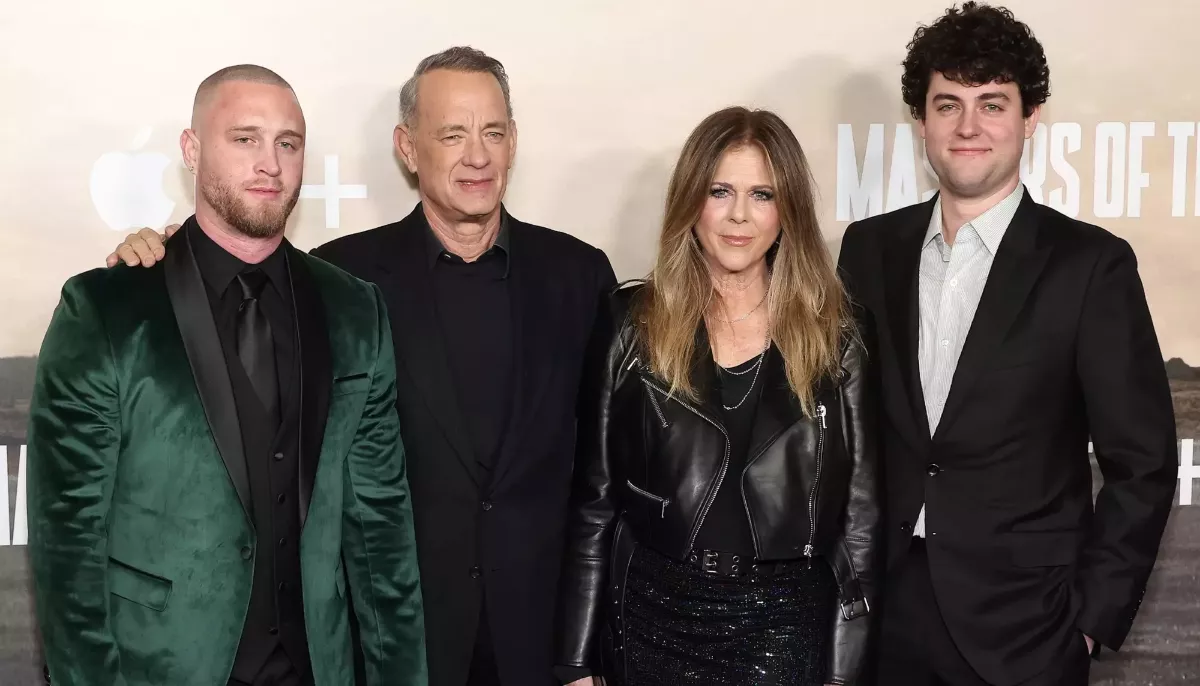 Tom Hanks and Rita Wilson with children