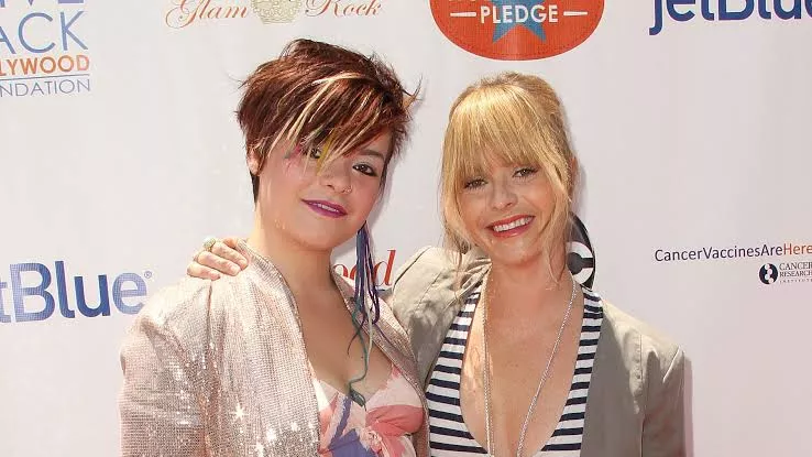 Taryn Manning and Holly Hartman 