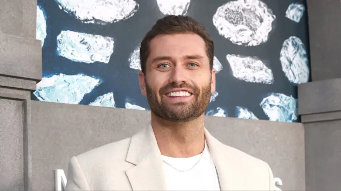 डकोटा-मोर्टेंसन