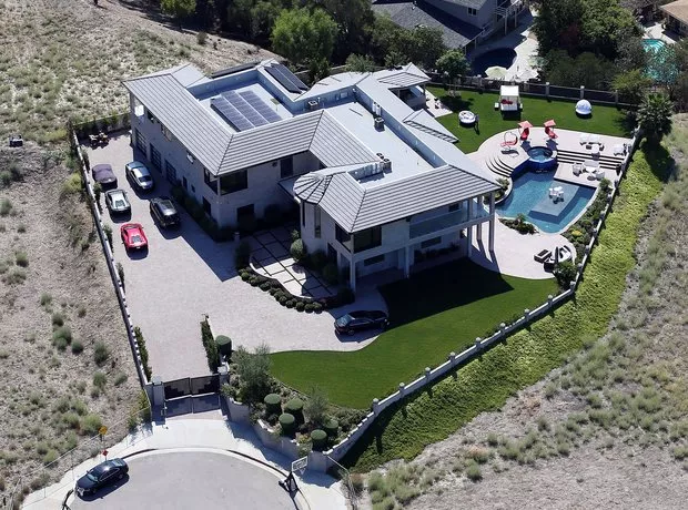 chris-brown-home
