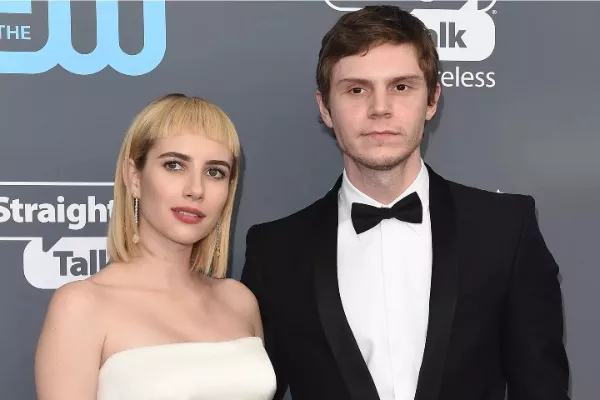 Emma Roberts and Evan Peters