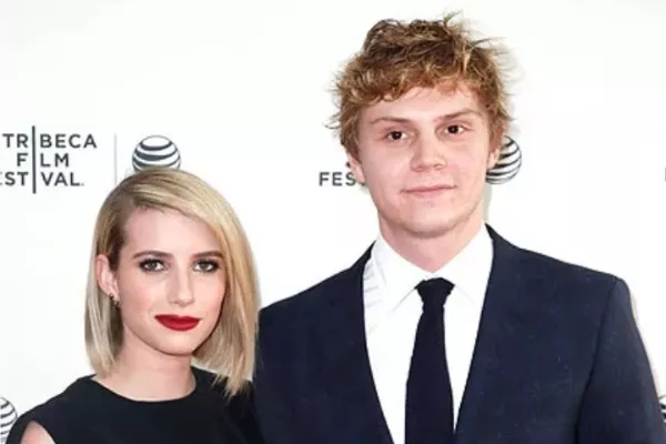 Emma Roberts and Evan Peters
