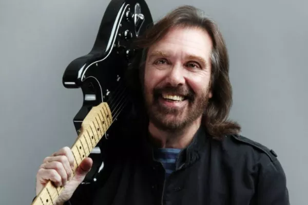 Dennis Locorriere