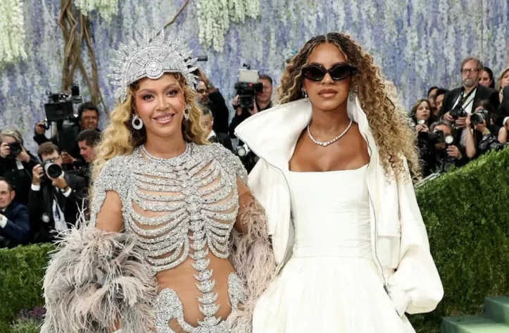 Blue Ivy and Beyonce