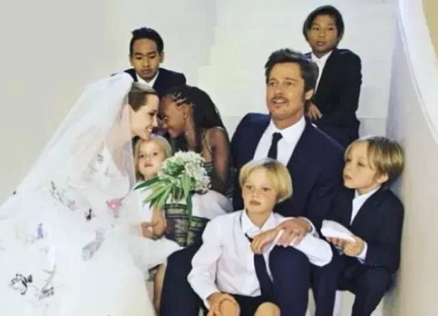 Angelina Jolie and Brad Pitt with kids