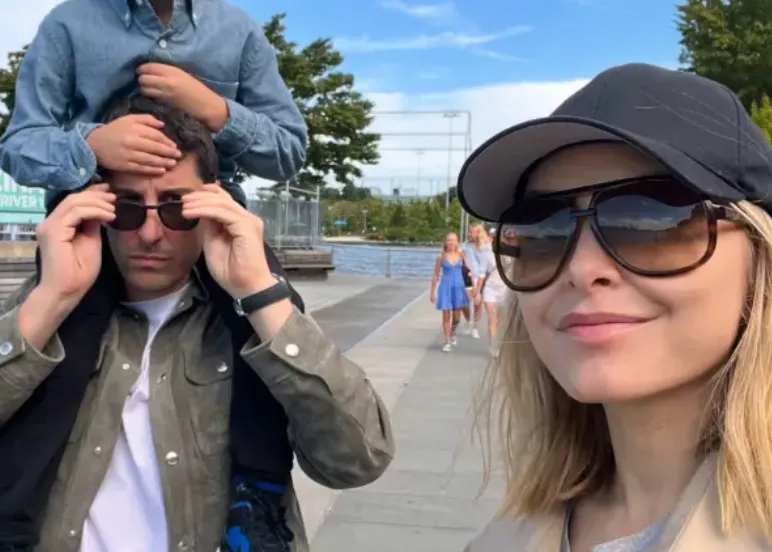 Jason Biggs and wife Jenny Mollen