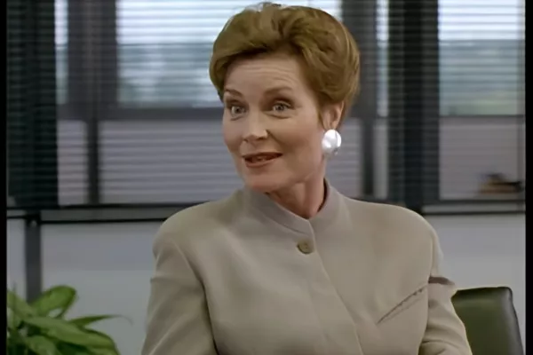 Lisa Harrow