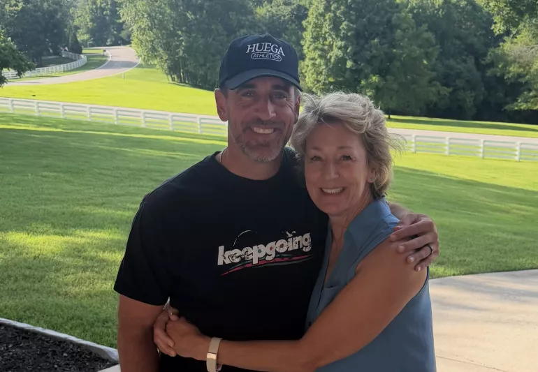 Aaron Rodgers mom