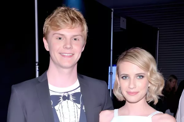 Emma Roberts and Evan Peters