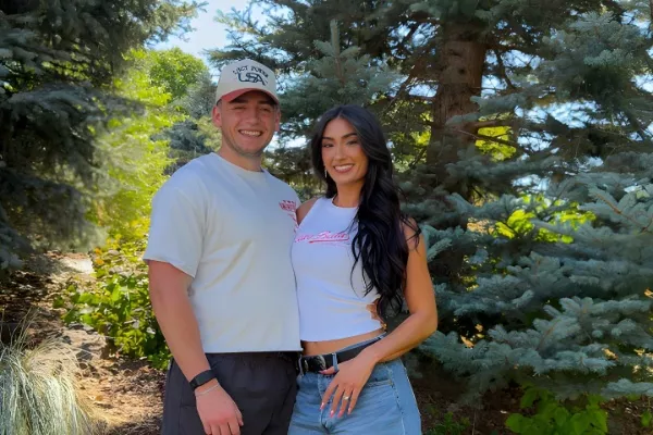 Chandler David Hendry wife