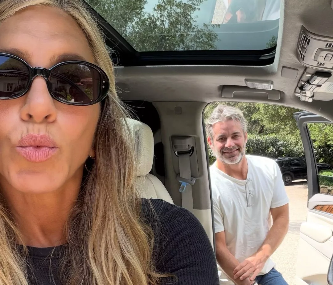 Jennifer Aniston and Jim Curtis 