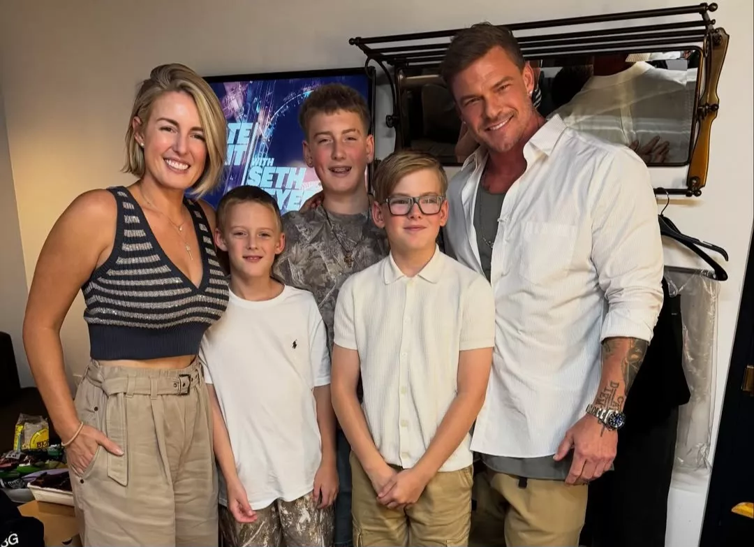 Alan Ritchson and Catherine