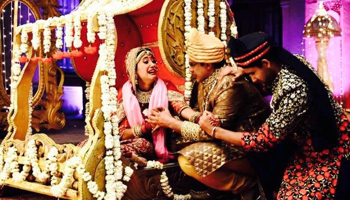 An Ultimate Guide To Gujarati Wedding Traditions, Rituals, & More | KALKI  Fashion Blogs