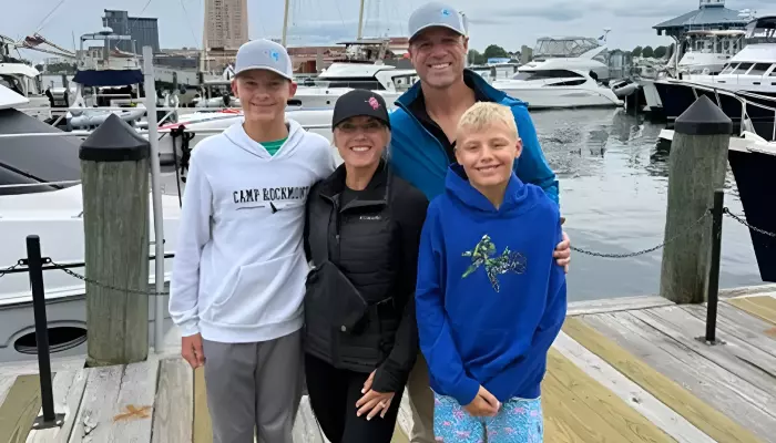 Family Of 4 Living Full-Time On A Boat Shares Surprising Way To Grocery Shop While At Sea