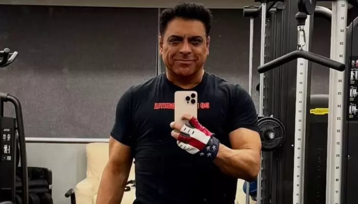 Ram Kapoor, 52, Forcibly Kisses 25-Yr-Old Varun Yadav Sparks Backlash, 'What Is Wrong With Ram?'