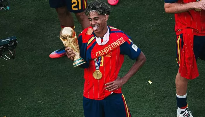 Lamine Yamal Shares Kissing Photo With Influencer GF After FIFA World Cup Win, Know Their Age Gap