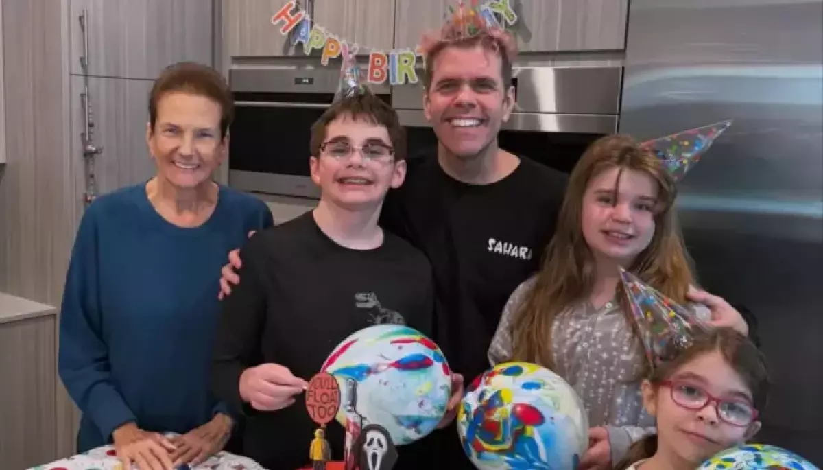 Meet Perez Hilton's Real Sister, Barbara Lavandeira, Amid The Blogger's Paris Hilton Relation Mixup