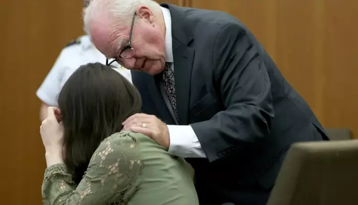 Lindsay Clancy Who Killed Her Three Kids Broke Down In Tears During Autopsy Testimony, 'Can't Do It'