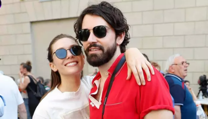 Inside Elizabeth Olsen And Robbie Arnett's Relationship Timeline Before Welcoming Their First Child 