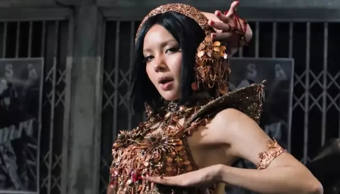 Blackpink's Lisa Sparks Controversy With Music Video As Syrian Artist Accuses Her Of Copying Design