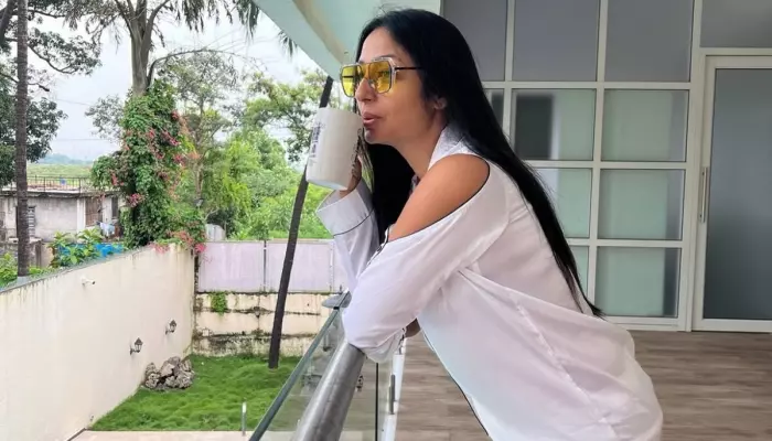 Kashmera Shah Comes In Support Of 'Mami' Sunita, Says 'Stop Idolising Men That Leave Their Wife..'