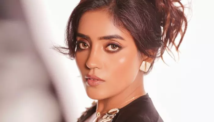 Is New 'National Crush' Tanyaa Mishra Married? Here's Her Age And The Reason Behind Her Virality